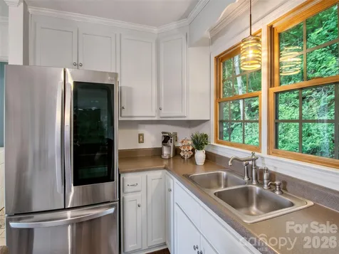 1231 Grandeur Heights Clyde NC 28721