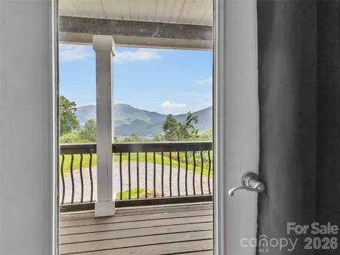 1231 Grandeur Heights Clyde NC 28721