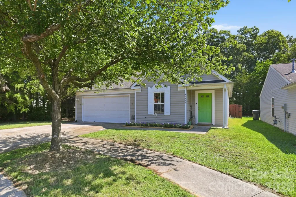 13113 Young Fawn Court Charlotte NC 28278
