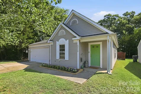 13113 Young Fawn Court Charlotte NC 28278