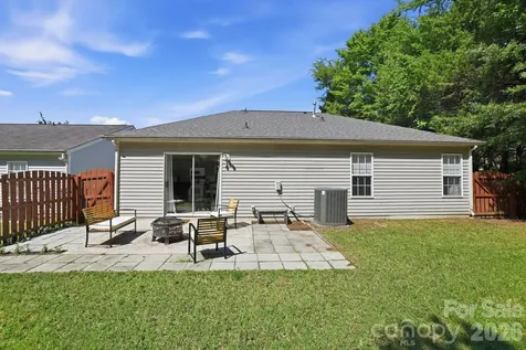 13113 Young Fawn Court Charlotte NC 28278