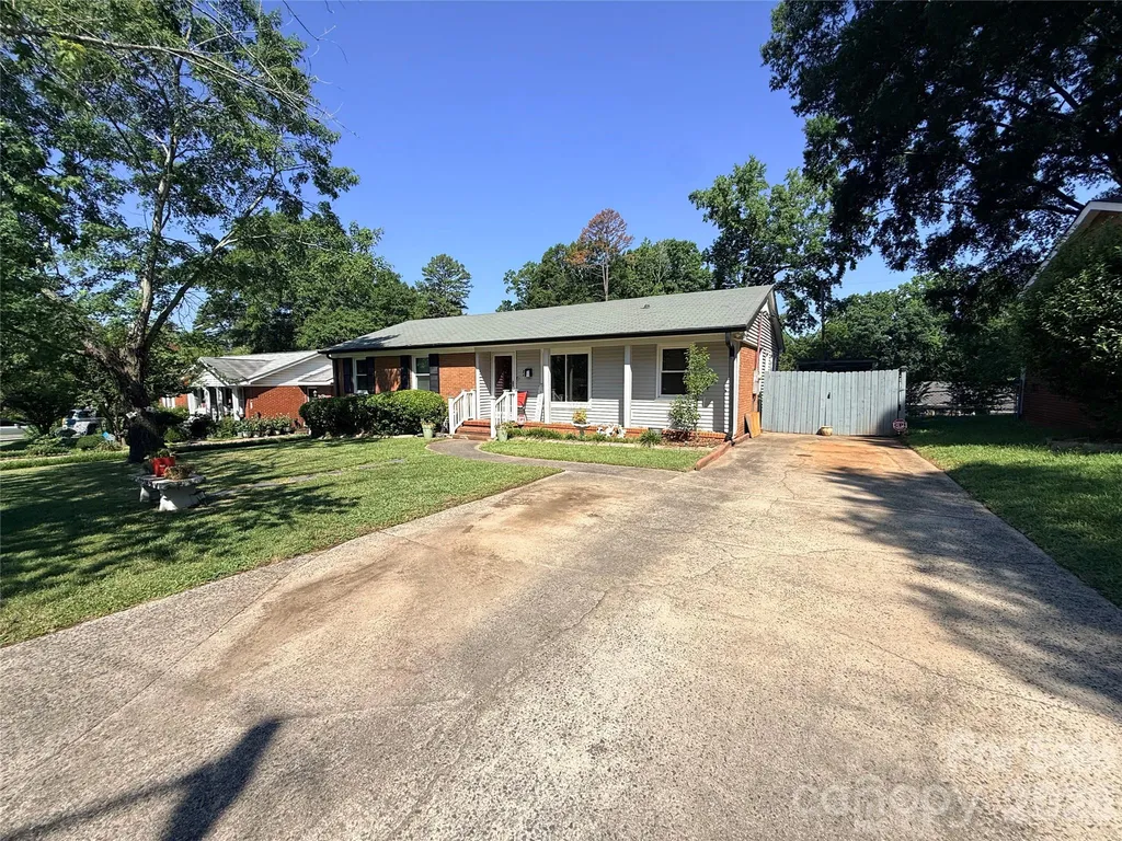3626 Seaman Drive Charlotte NC 28217