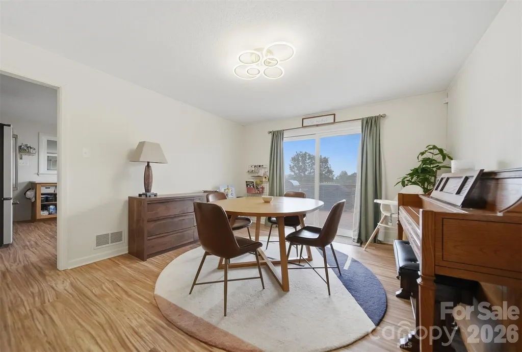 8604 Old Nc 10 Highway Hickory NC 28602