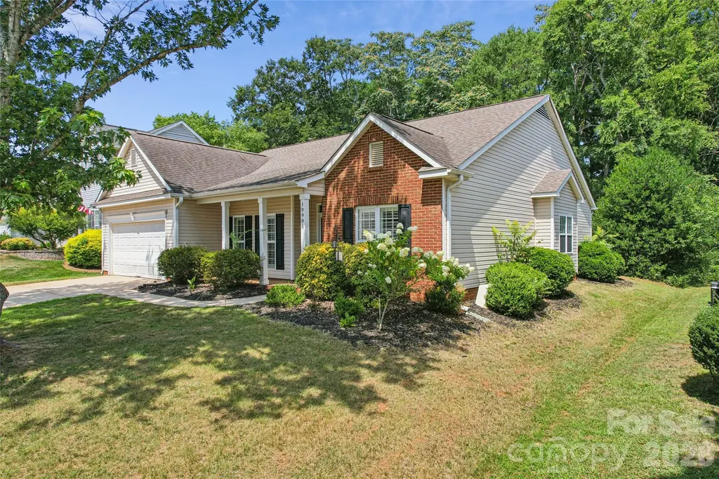10906 Chamberlain Hall Court Charlotte NC 28277