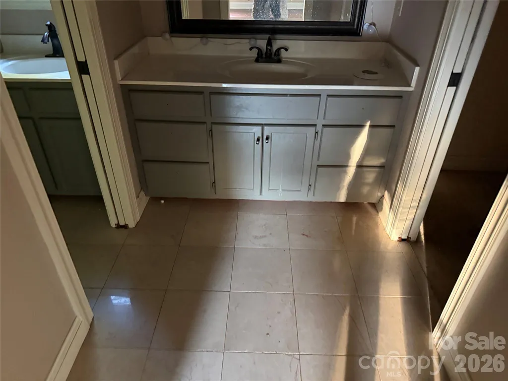 2960 8th Street Court NE Hickory NC 28601