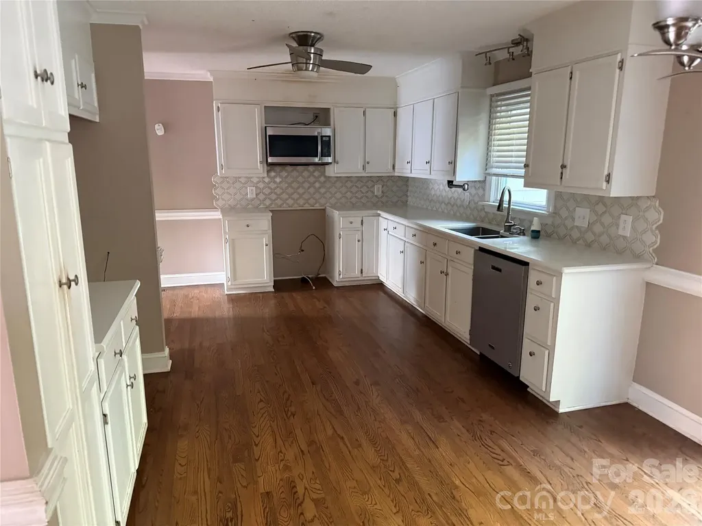 2960 8th Street Court NE Hickory NC 28601