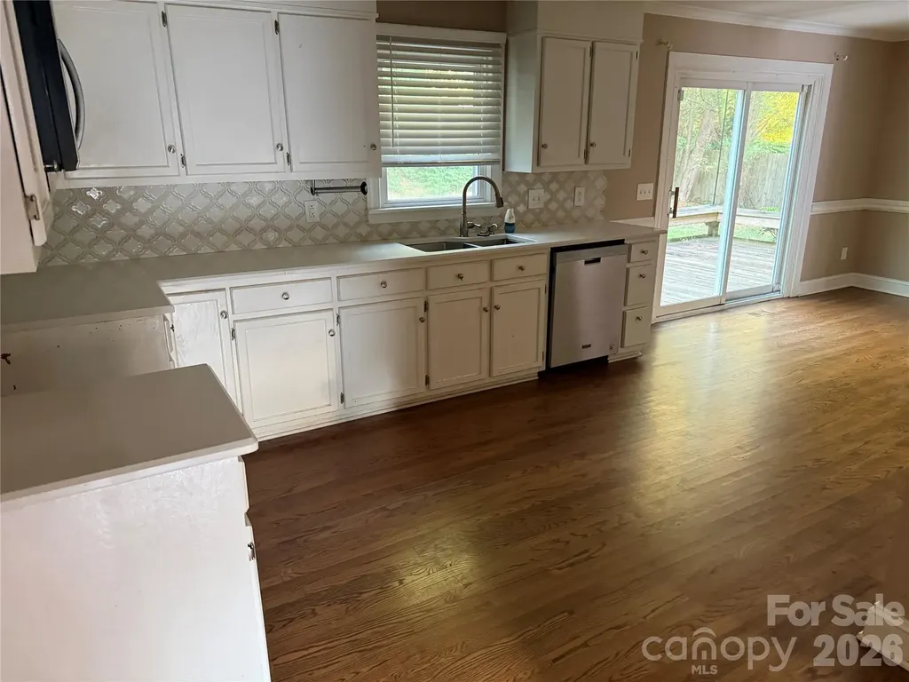 2960 8th Street Court NE Hickory NC 28601