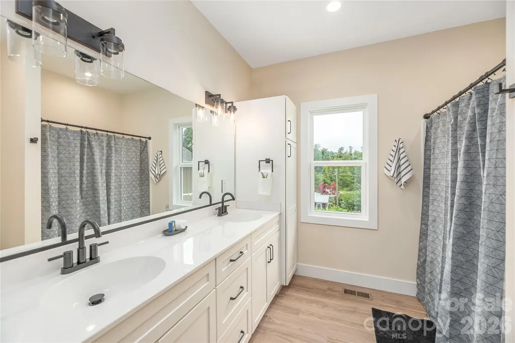 33 Elkwood Avenue Asheville NC 28804