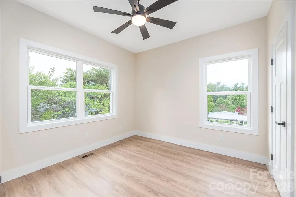 33 Elkwood Avenue Asheville NC 28804