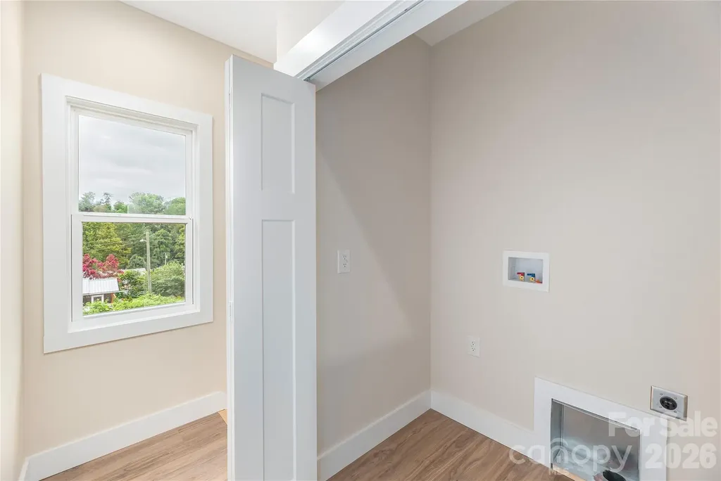 33 Elkwood Avenue Asheville NC 28804