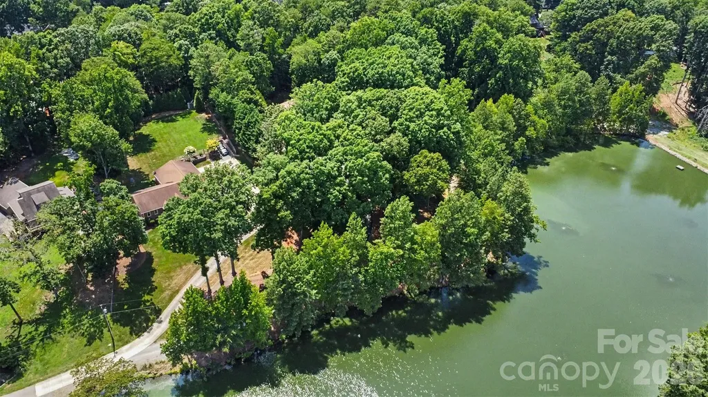 5838 Lake Providence Lane Charlotte NC 28277