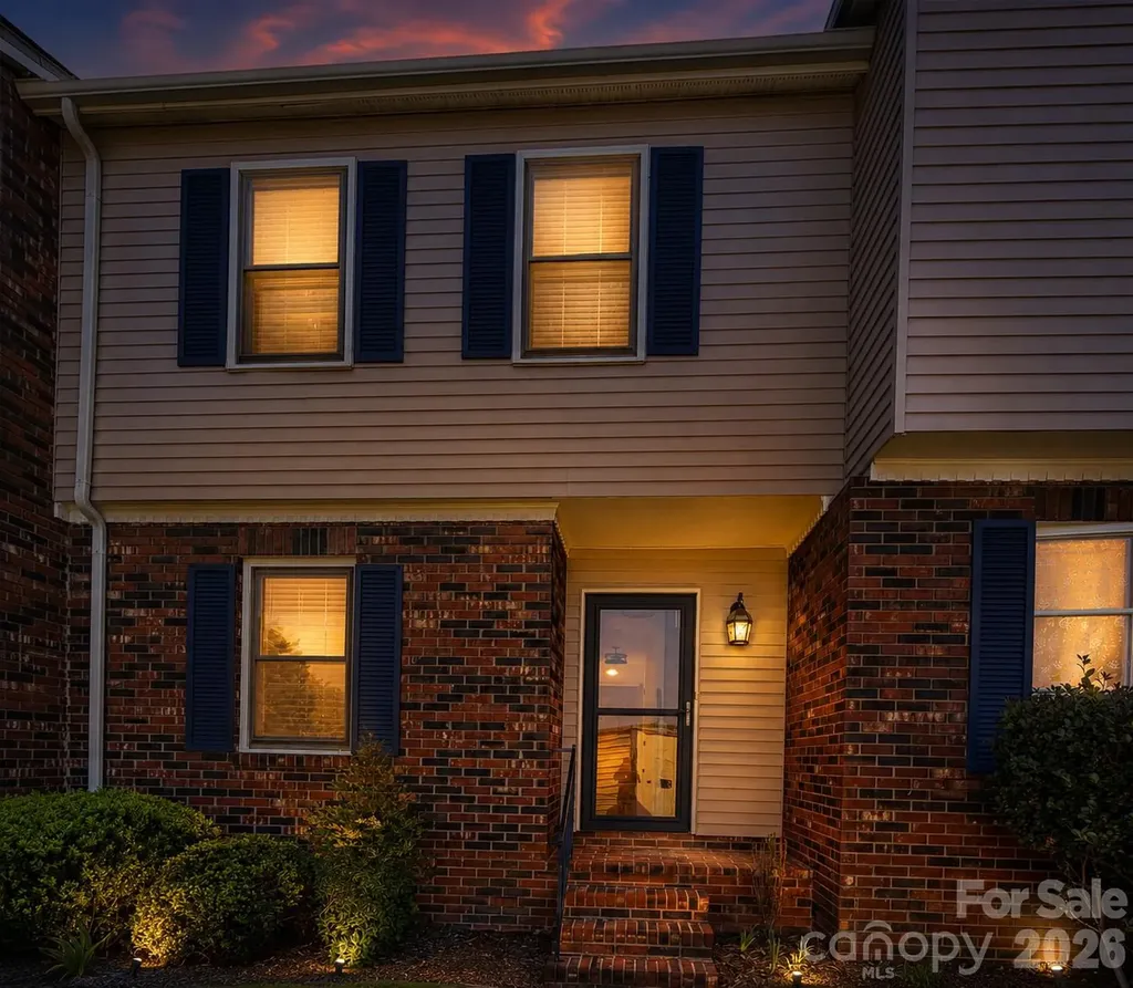 2705 N Center Street Hickory NC 28601