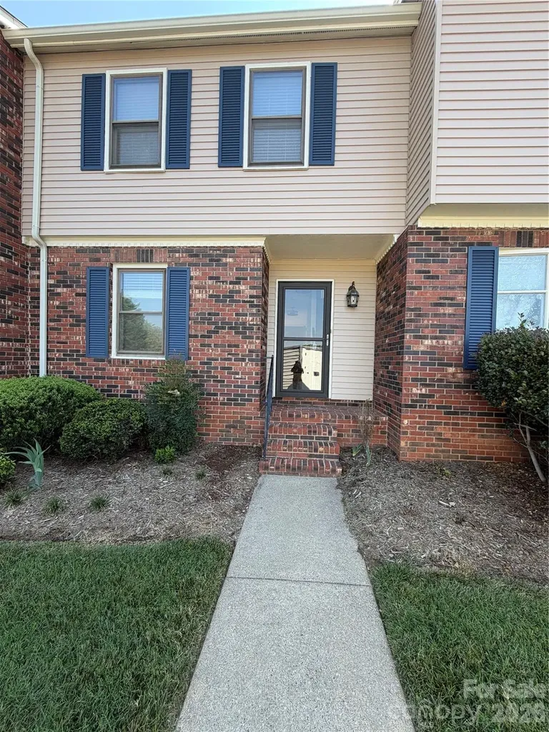2705 N Center Street Hickory NC 28601