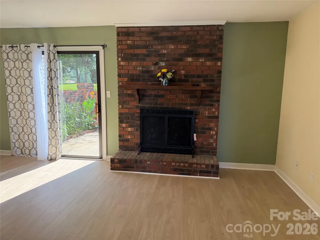 2705 N Center Street Hickory NC 28601
