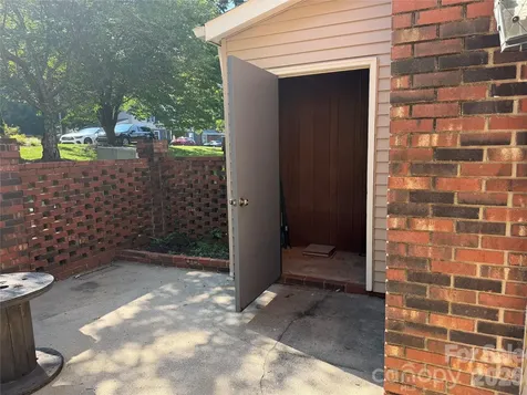 2705 N Center Street Hickory NC 28601