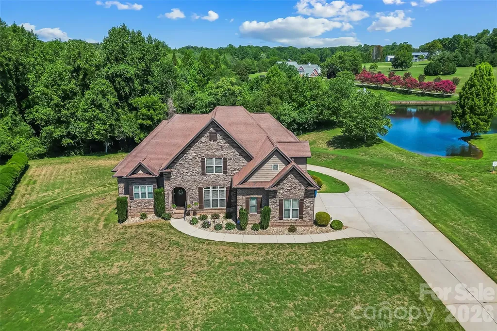 5895 Bakers Point Hickory NC 28602
