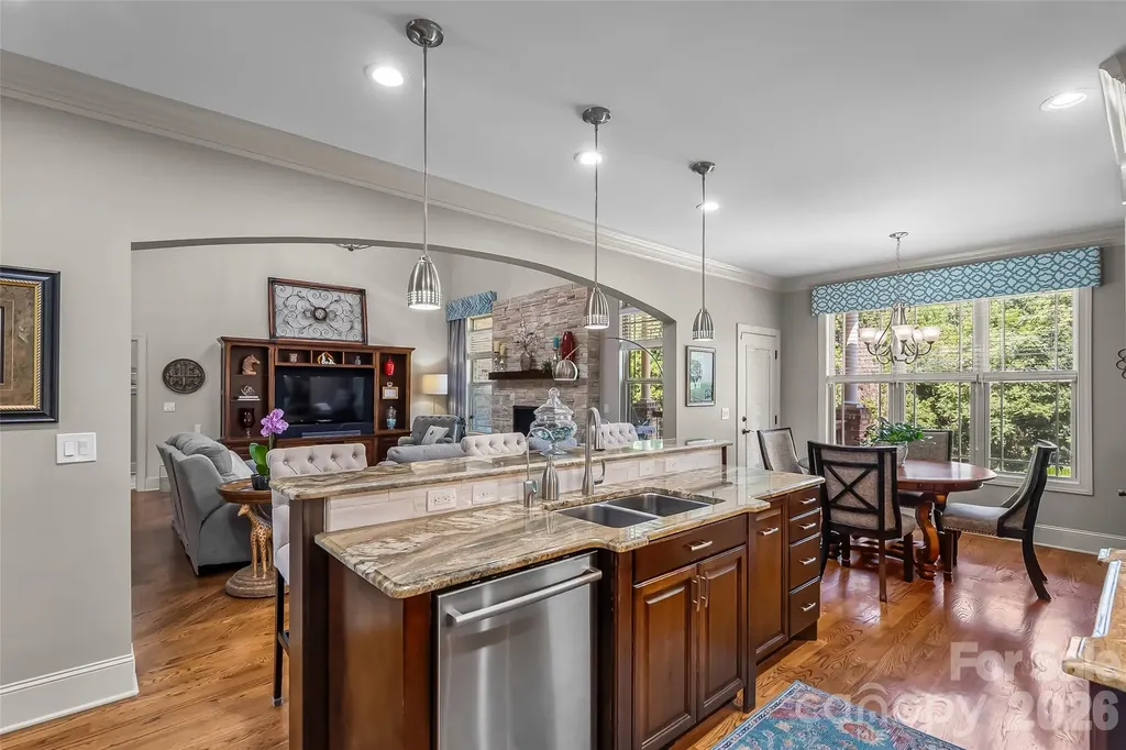 5895 Bakers Point Hickory NC 28602
