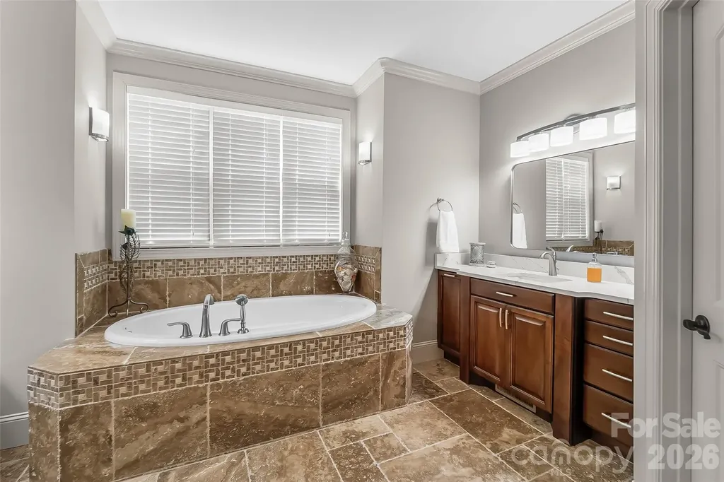 5895 Bakers Point Hickory NC 28602
