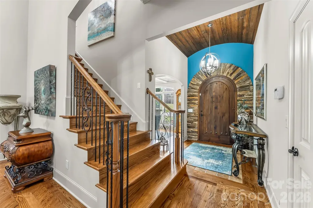 5895 Bakers Point Hickory NC 28602
