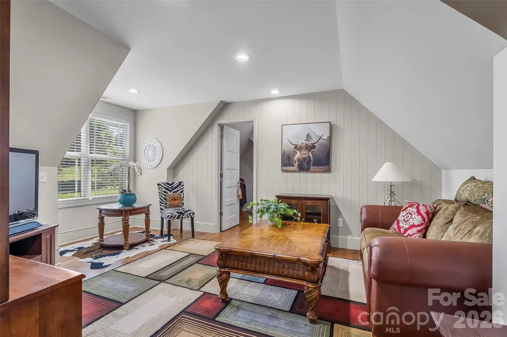 5895 Bakers Point Hickory NC 28602