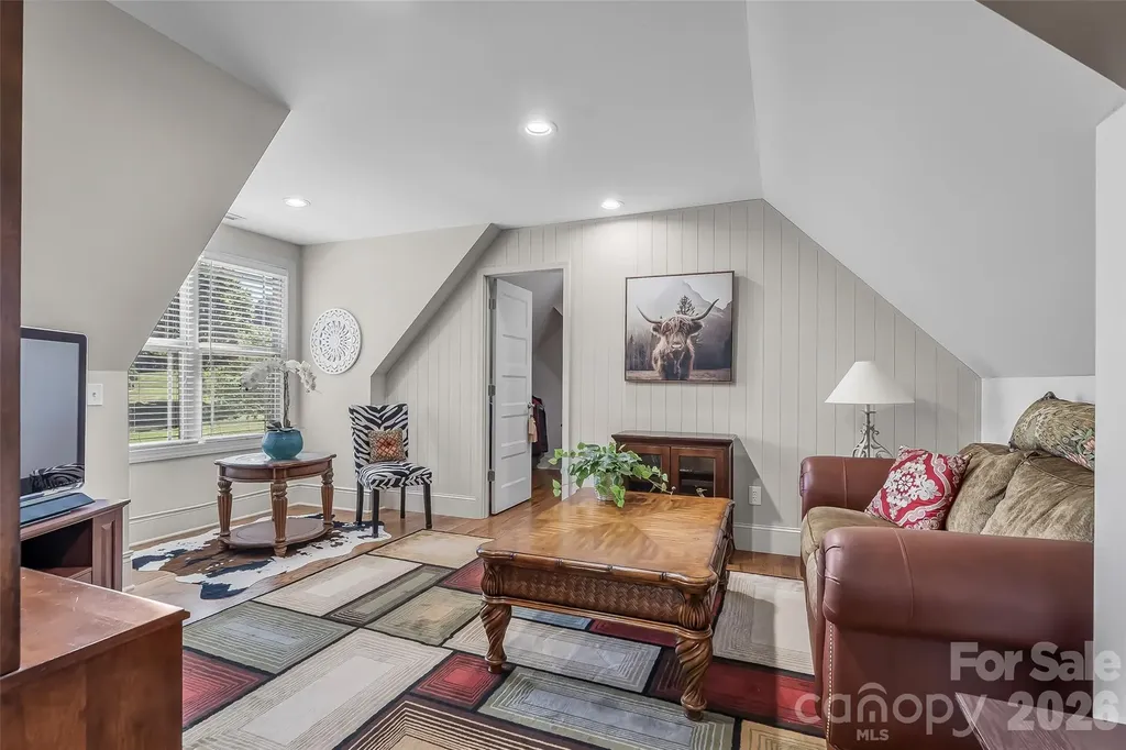 5895 Bakers Point Hickory NC 28602