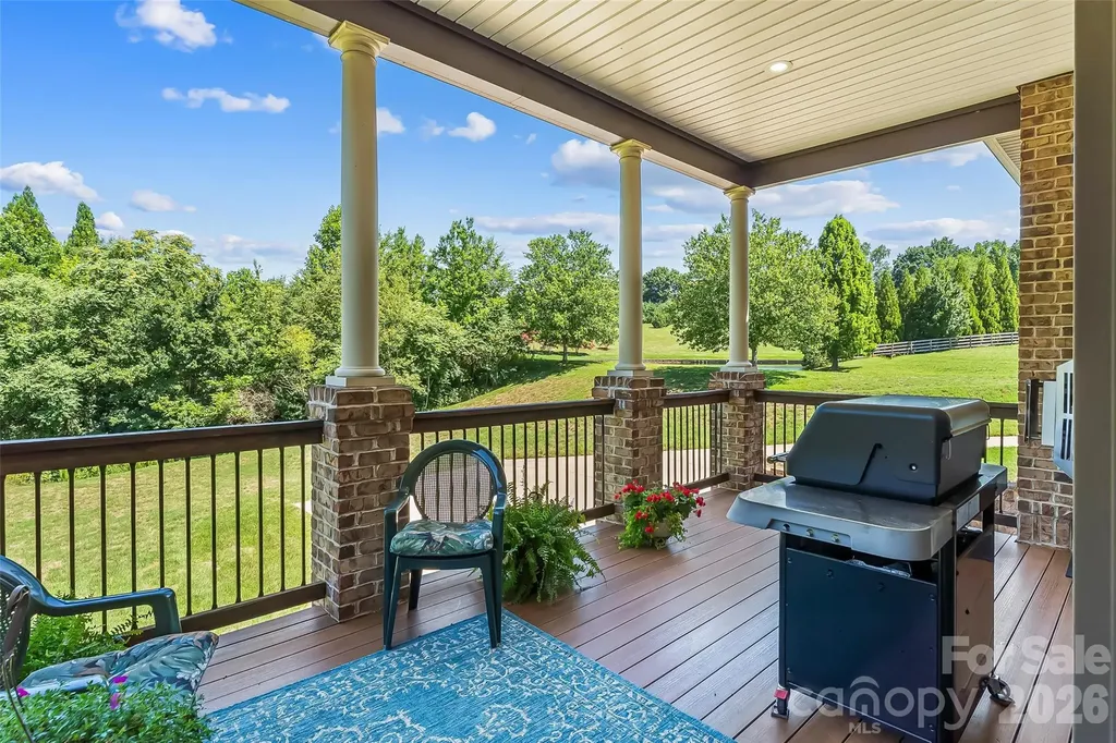 5895 Bakers Point Hickory NC 28602