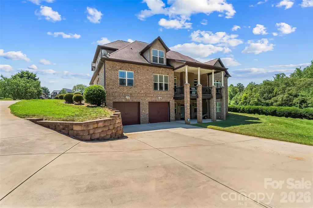5895 Bakers Point Hickory NC 28602
