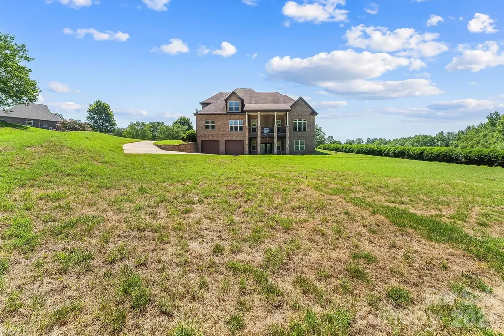 5895 Bakers Point Hickory NC 28602