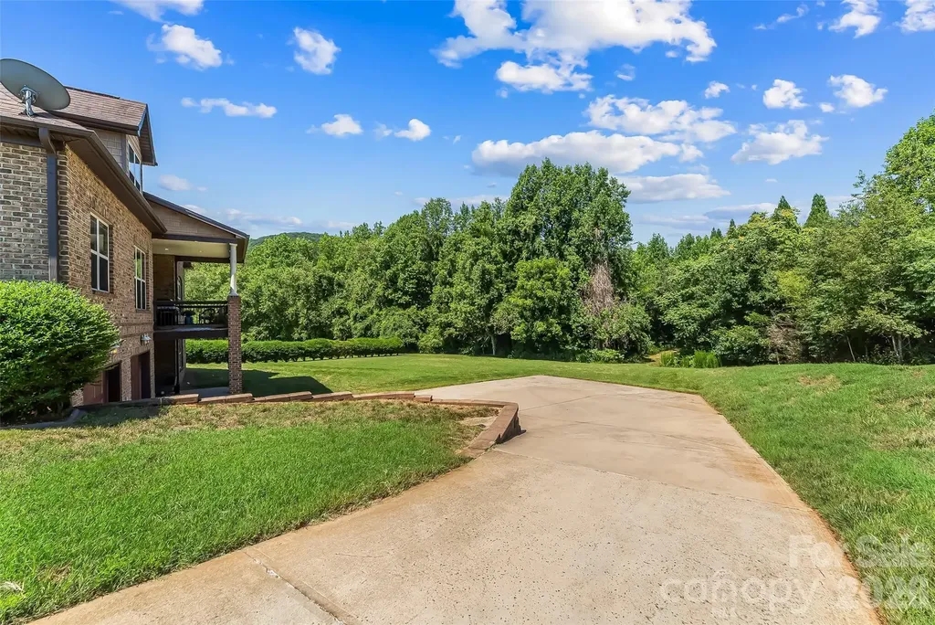 5895 Bakers Point Hickory NC 28602