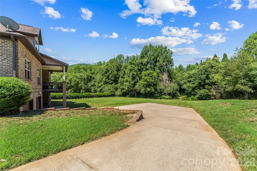 5895 Bakers Point Hickory NC 28602