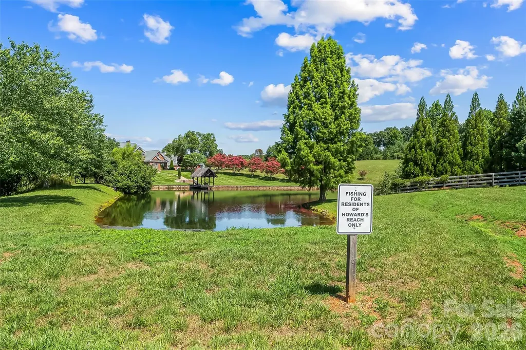 5895 Bakers Point Hickory NC 28602