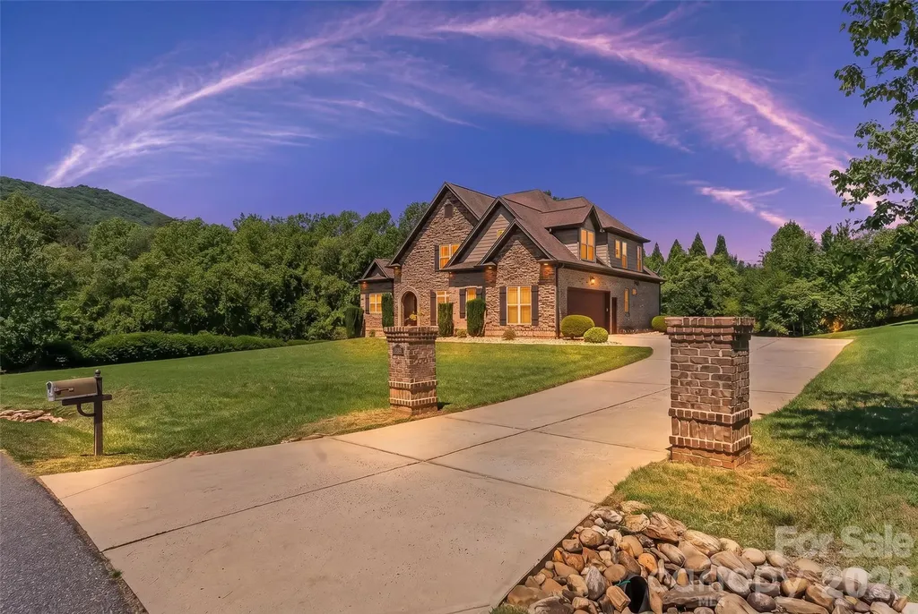 5895 Bakers Point Hickory NC 28602