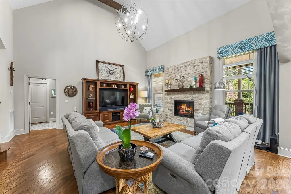 5895 Bakers Point Hickory NC 28602
