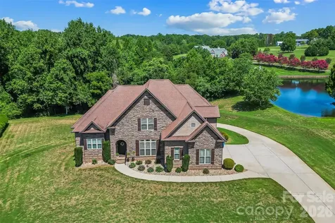 5895 Bakers Point Hickory NC 28602