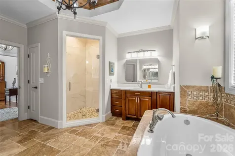 5895 Bakers Point Hickory NC 28602