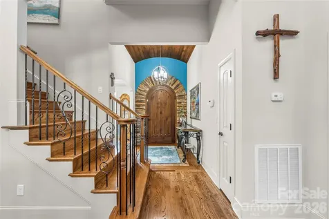 5895 Bakers Point Hickory NC 28602