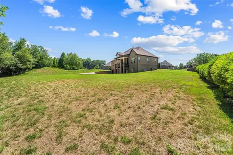 5895 Bakers Point Hickory NC 28602