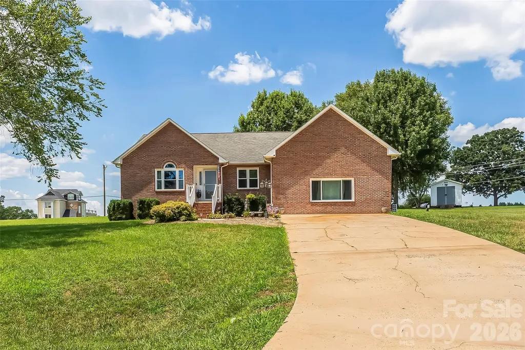 3955 Northernmistic Drive Maiden NC 28650