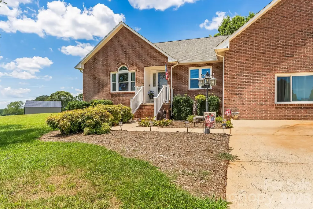 3955 Northernmistic Drive Maiden NC 28650