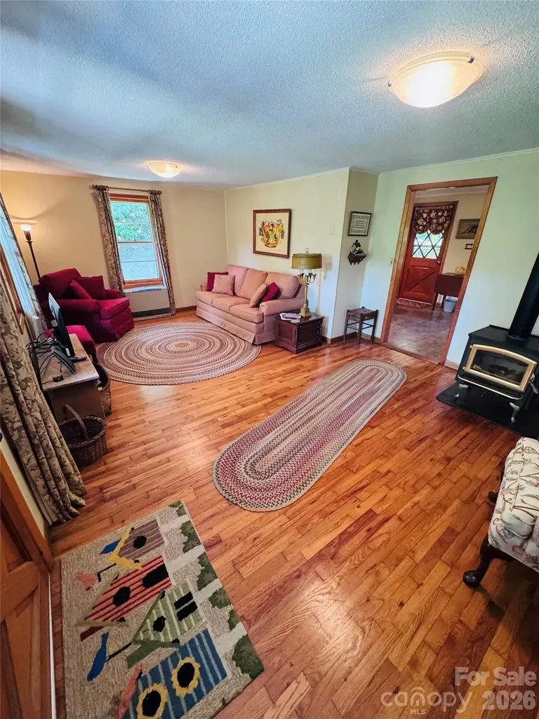 6835 Nc 183 Highway Newland NC 28657