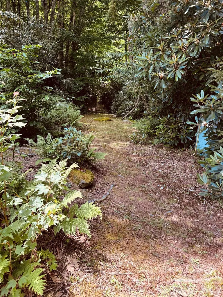 6835 Nc 183 Highway Newland NC 28657