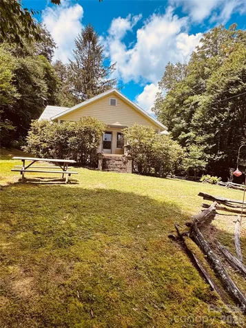 6835 Nc 183 Highway Newland NC 28657