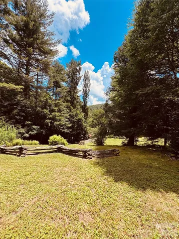 6835 Nc 183 Highway Newland NC 28657