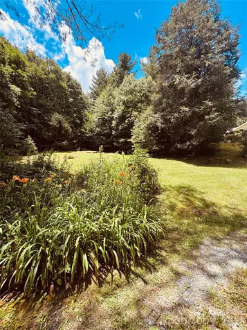 6835 Nc 183 Highway Newland NC 28657