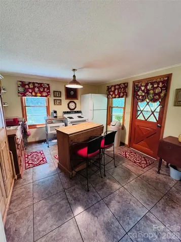 6835 Nc 183 Highway Newland NC 28657