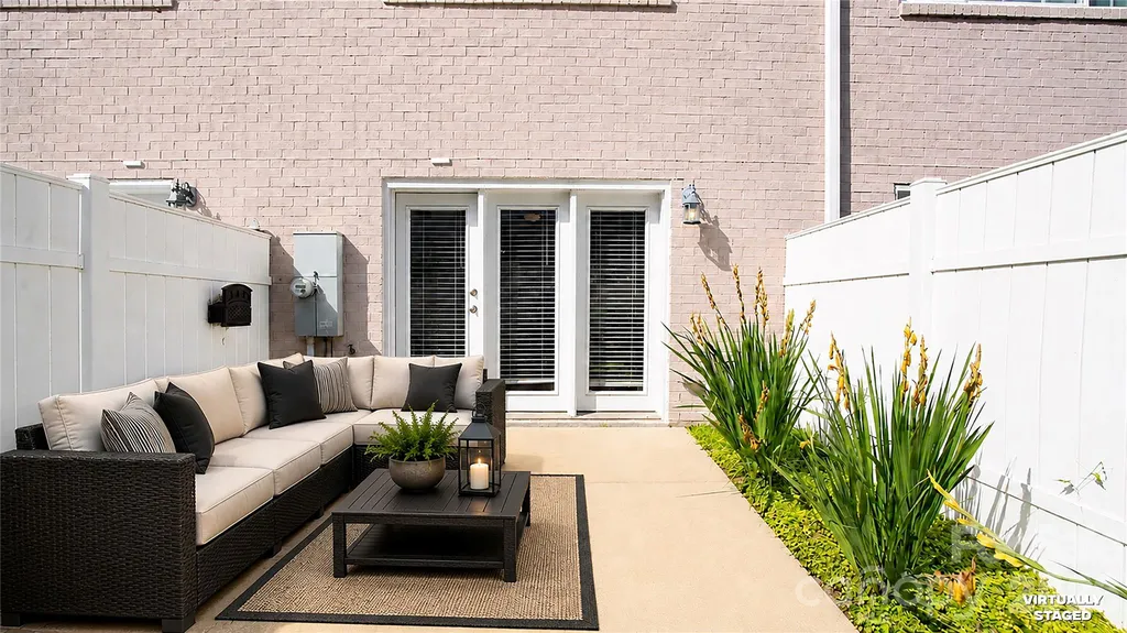 1224 Green Oaks Lane Charlotte NC 28205