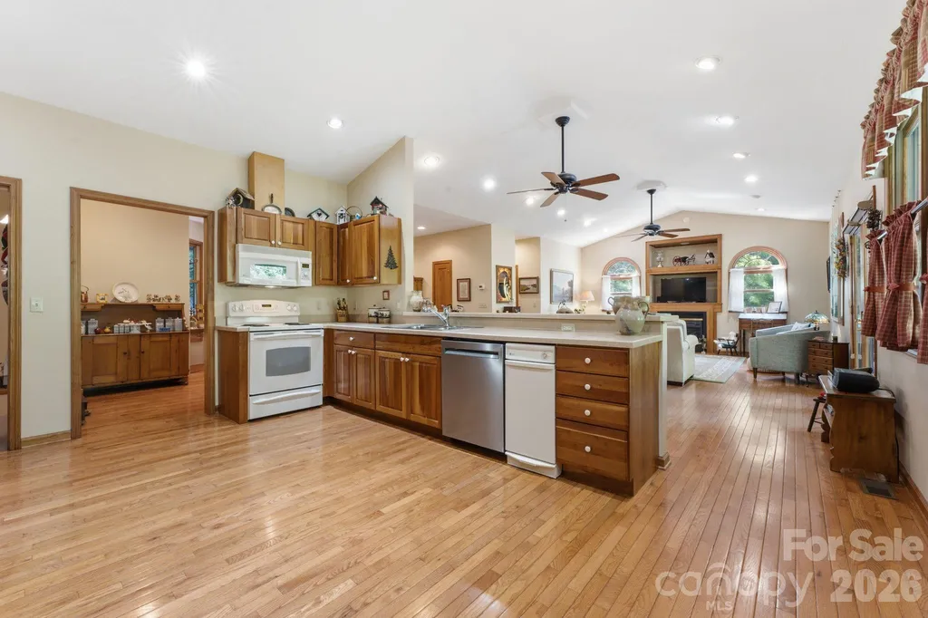 121 Forest Run Rd Forest Run Road Whittier NC 28789