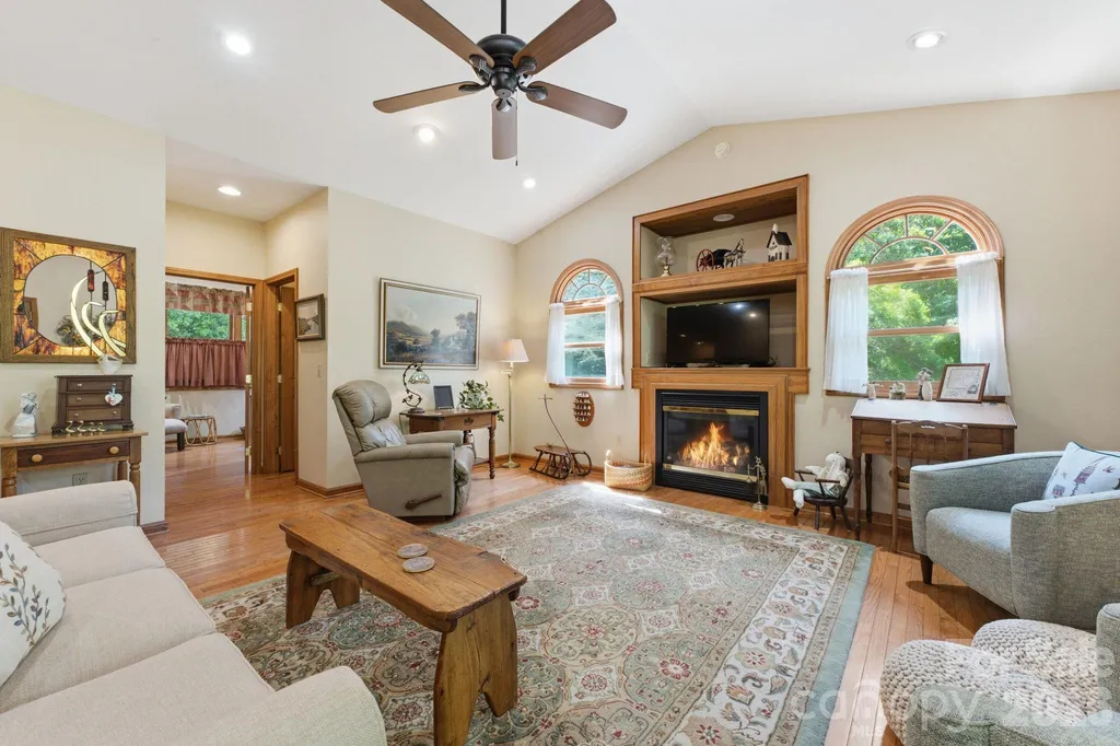121 Forest Run Rd Forest Run Road Whittier NC 28789