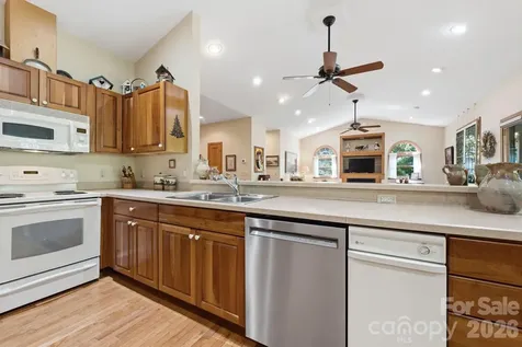 121 Forest Run Rd Forest Run Road Whittier NC 28789