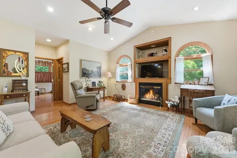 121 Forest Run Rd Forest Run Road Whittier NC 28789